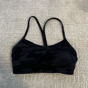 dark camo lululemon flow y bra size 4